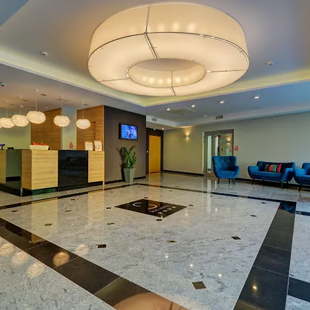 Skal Medi & ホテル