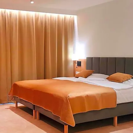 Hotell Skal Medi & 4*