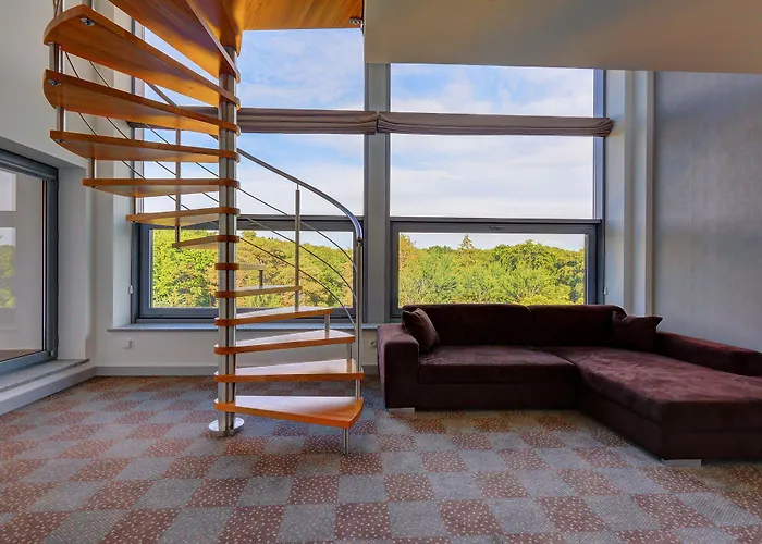 Skal Medi & ホテル ウストロニエ・モルスキエ