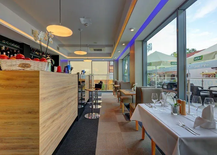 ホテル Skal Medi & ウストロニエ・モルスキエ