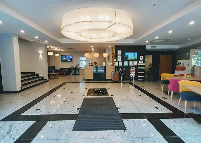 Skal Medi & ウストロニエ・モルスキエ