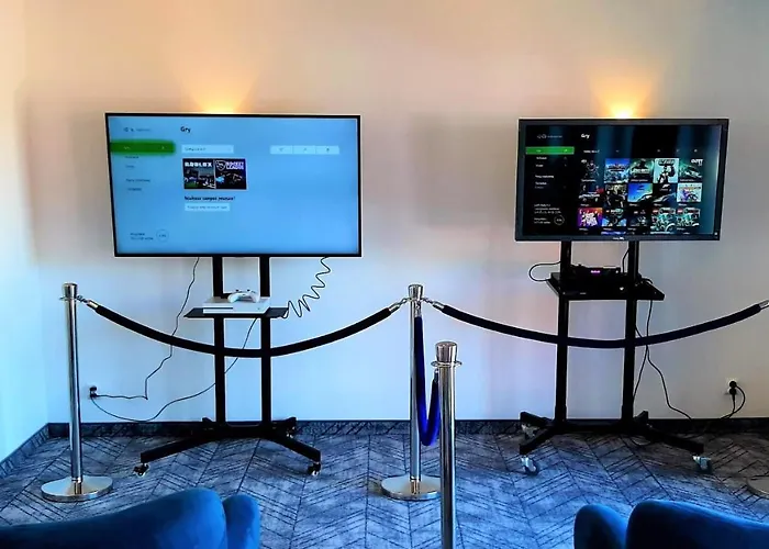 Skal Medi & 4* ウストロニエ・モルスキエ