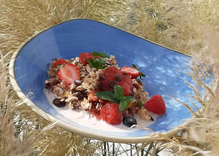 Skal Medi & 4* ウストロニエ・モルスキエ